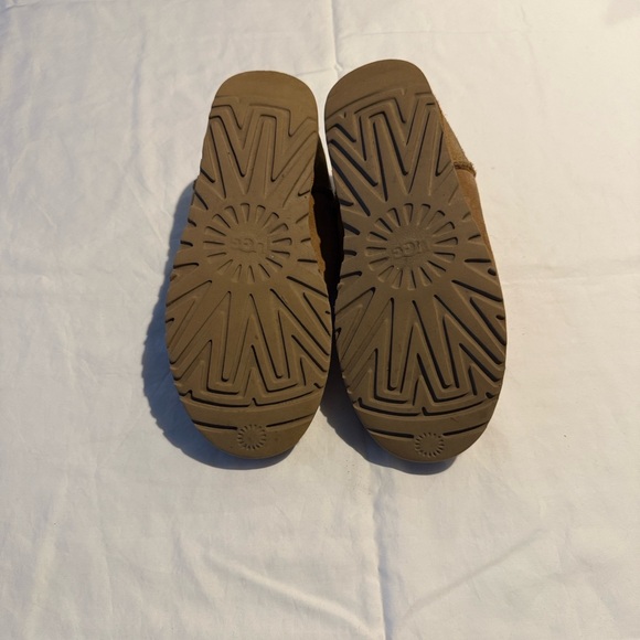 UGG Chestnut Suede Ankle Boots - Picture 10 of 14